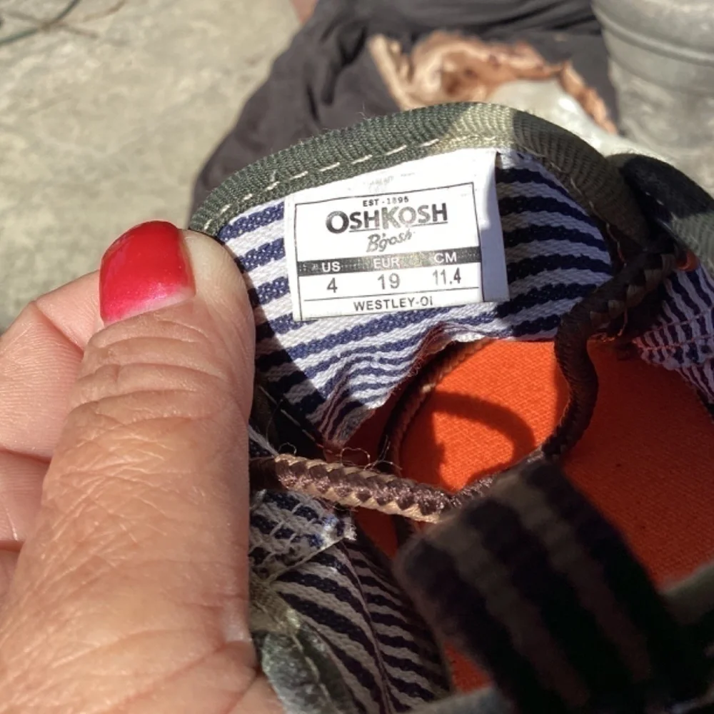 Osh Kosh B’Gosh Westley Green Camo Canvas Sneakers Size 4 Infant